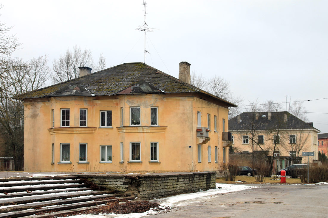 Кехра, Sõpruse väljak, 4