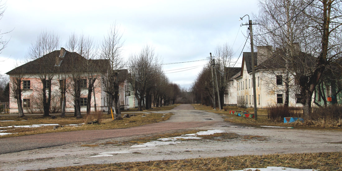 Narva-Jõesuu, Rahu (Viivikonna), 2; Rahu (Viivikonna), 1
