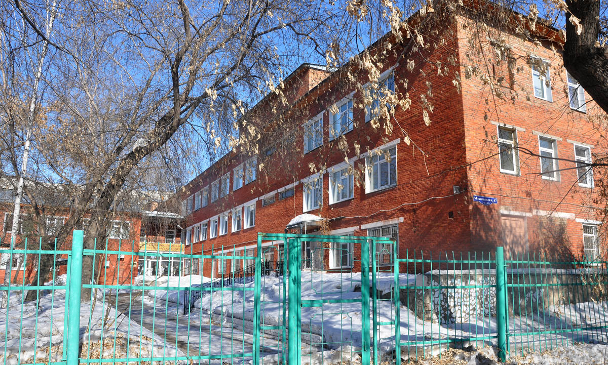 Омск, Улица Сергея Лазо, 2 / Улица Маяковского, 67