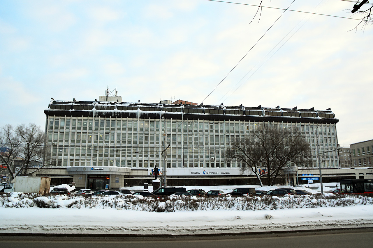 Perm, Улица Ленина, 68 / Улица Попова, 17