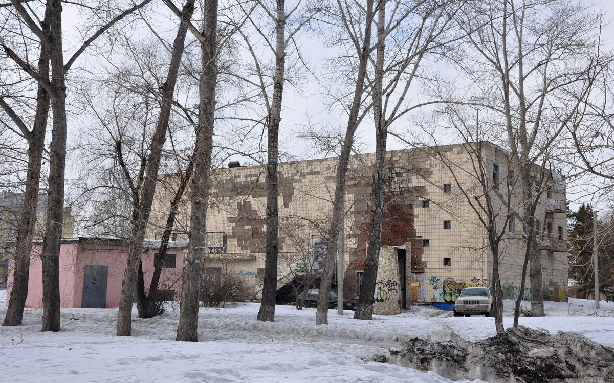 Омск, 24-я Северная улица, 210 корп. 1 / Улица Багратиона, 1 корп. 1; 24-я Северная улица, 210 корп. 1 *