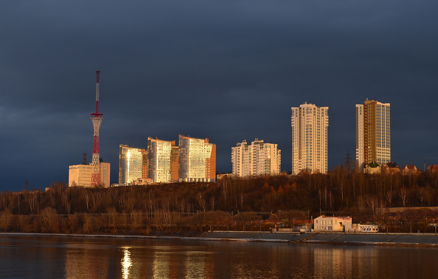 Perm, Красновишерская улица, 37; Красновишерская улица, 39; Красновишерская улица, 35; Улица Крупской, 2; Улица Фрезеровщиков, 86; Улица Фрезеровщиков, 59. Perm — Panoramas