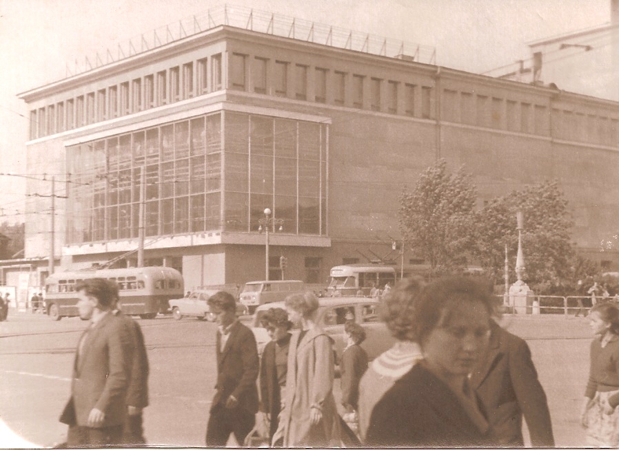 Екатеринбург, Проспект Ленина, 47 / Улица Карла Либкнехта, 20в