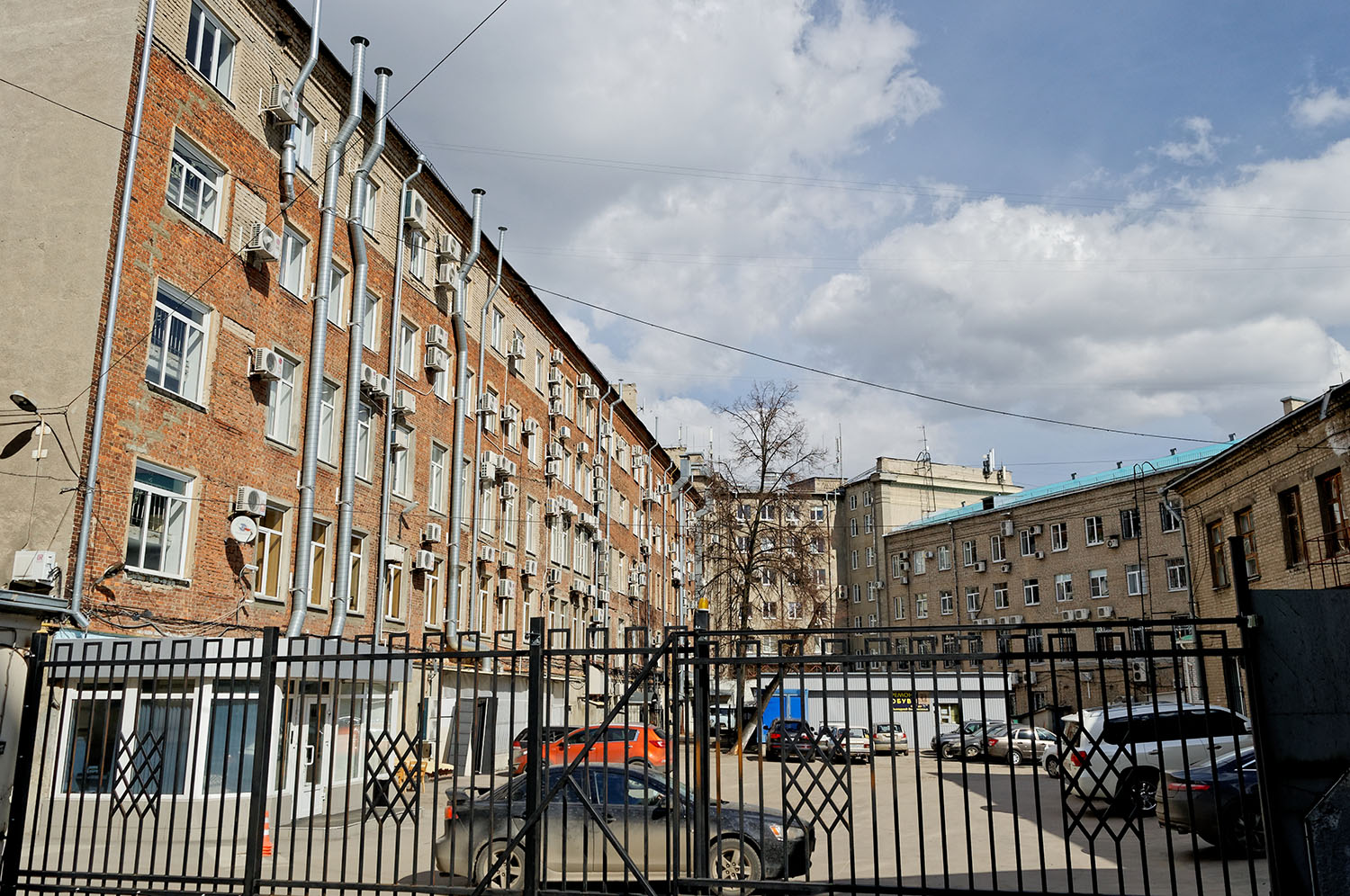 Воронеж, Пушкинская улица, 1; Проспект Революции, 58