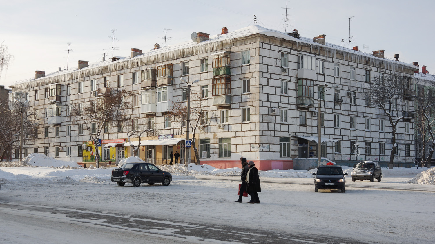 Новокуйбышевск, Улица Островского, 11 / Улица Сафразьяна, 12