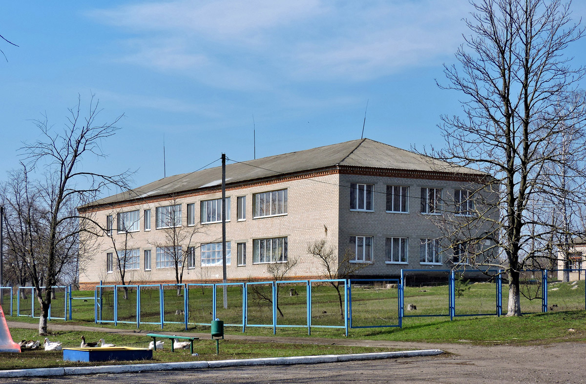 Балаклейский район, прочие н.п., с. Яковенково, улица Мира, 13