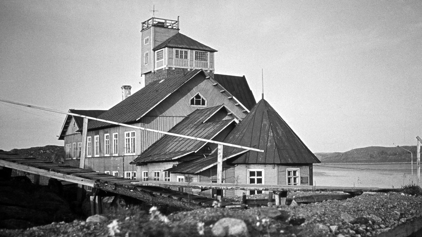 Кольский район, прочие н.п., пос. Дальние Зеленцы, улица Камшилова, 1
