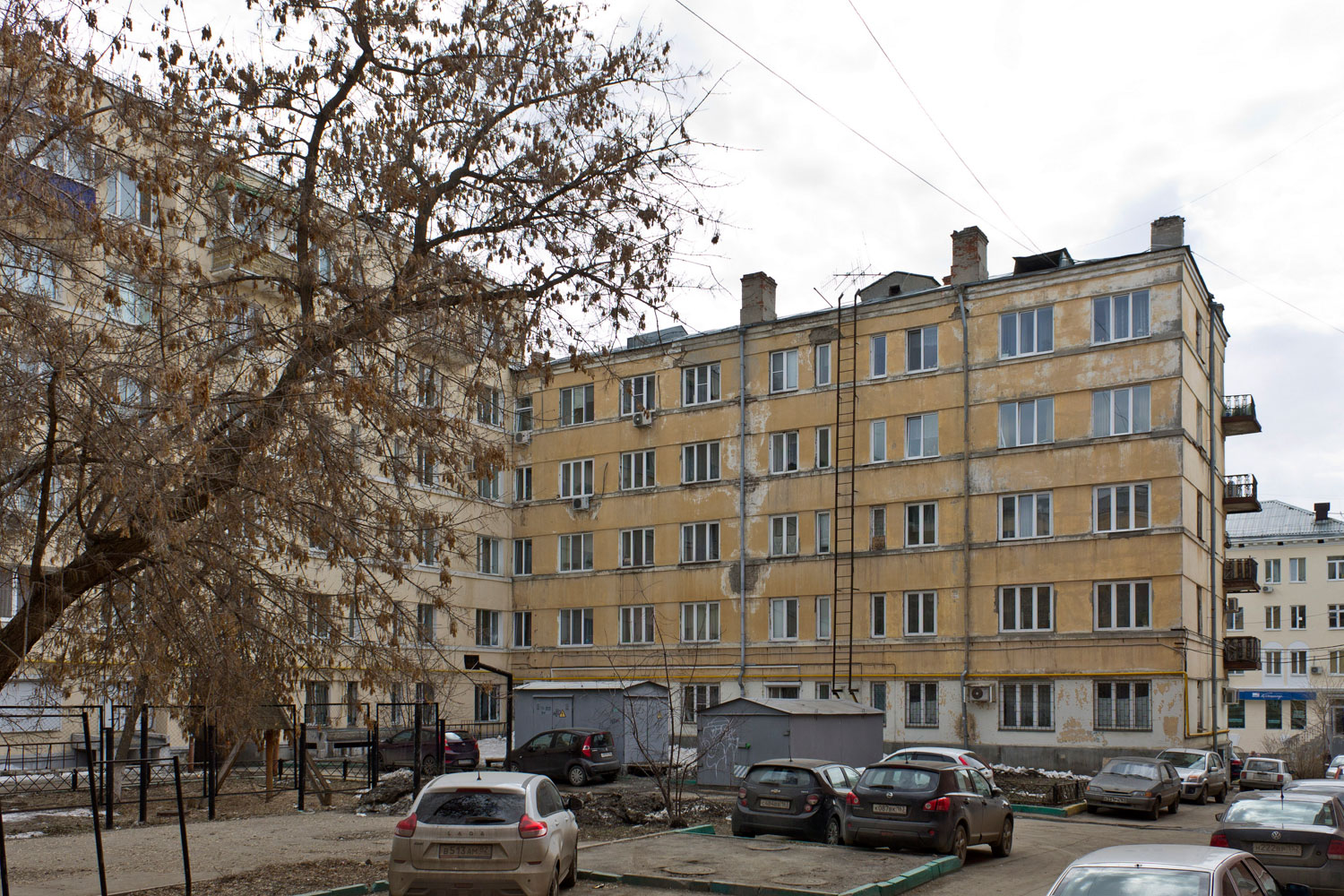 Samara, Галактионовская улица, 38 / Ленинградская улица, 72 / Улица Высоцкого, 3 / Улица Высоцкого, 3А