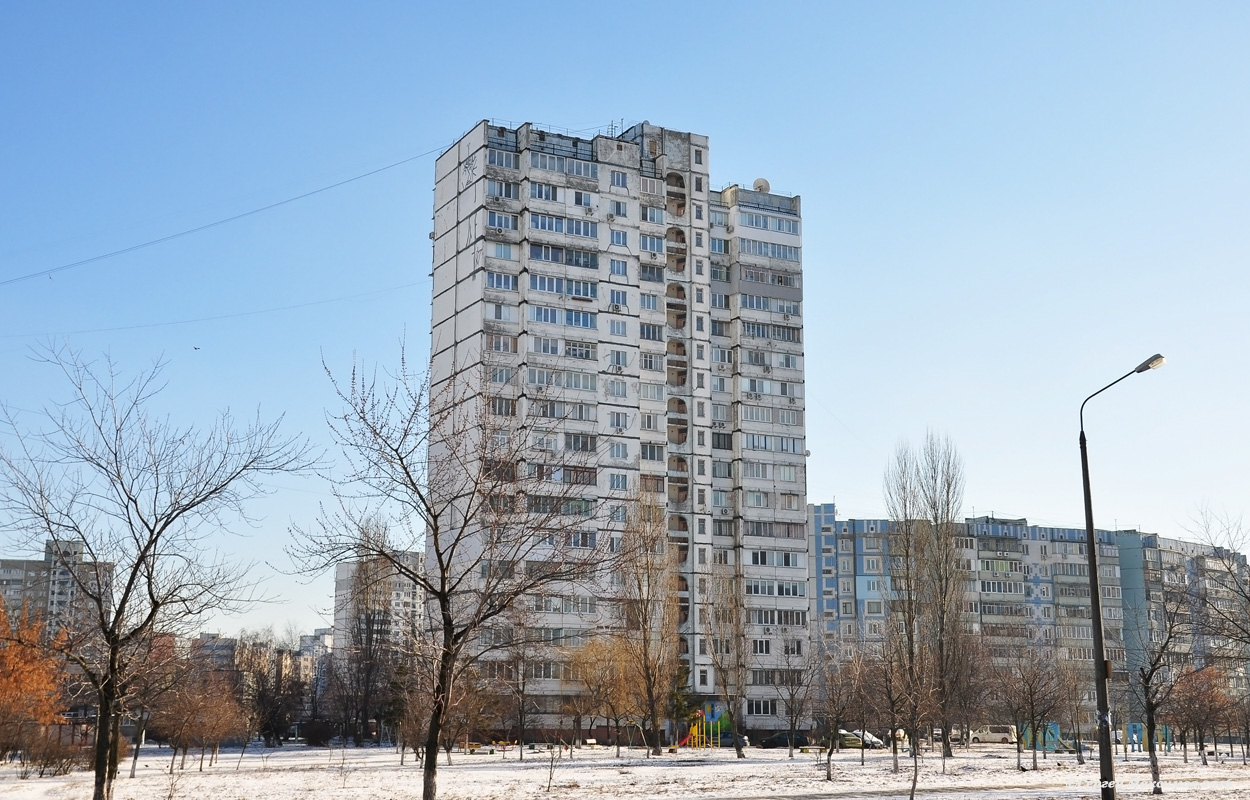 Киев, Каштановая улица, 10