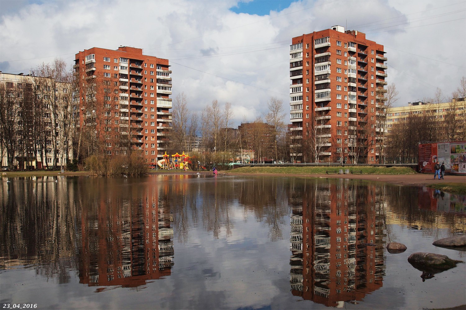 Санкт-Петербург, Светлановский проспект, 95; Учительская улица, 11