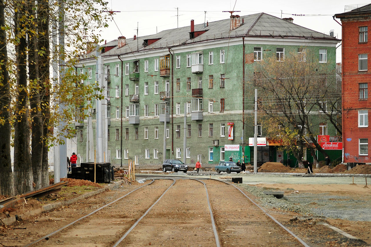 Пермь, Улица Героев Хасана, 16 / Улица Павла Соловьева, 1