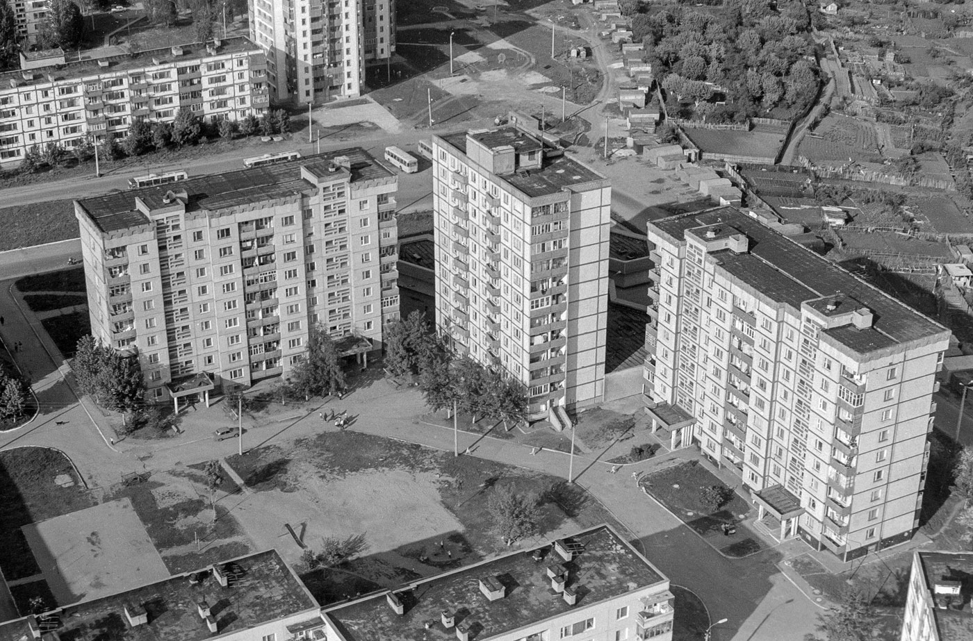 Новокуйбышевск, Проспект Победы, 52; Улица Карбышева, 2; Улица Карбышева, 4