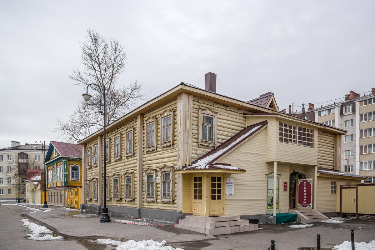 Казань, Улица Каюма Насыри, 10; Улица Каюма Насыри, 10А