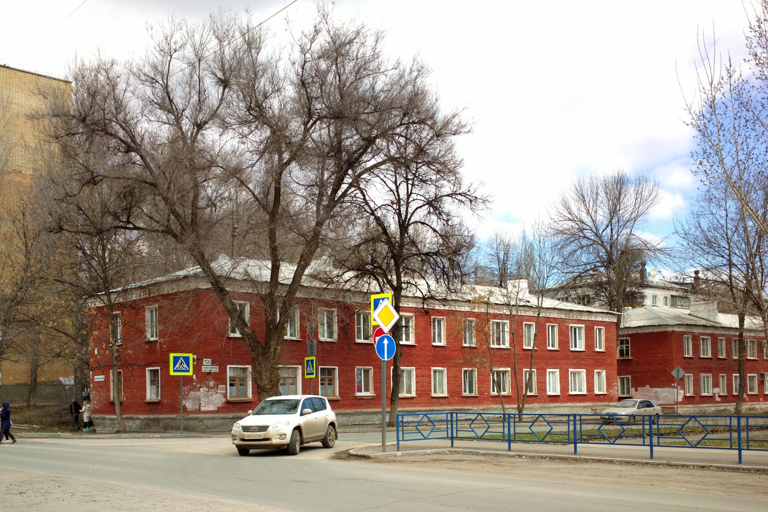 Самара, Проспект Юных Пионеров, 100