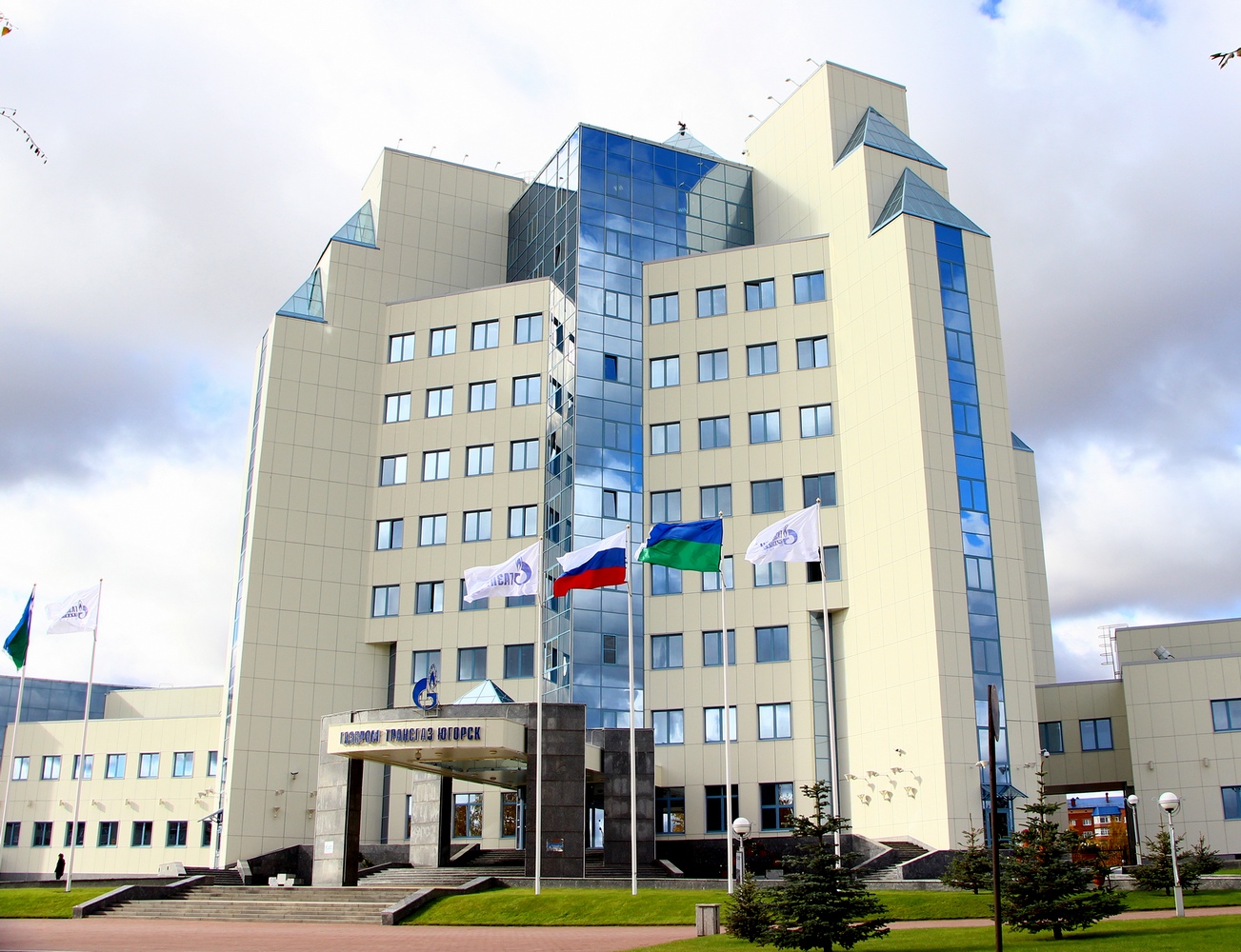 Югорск, Улица Мира, 15