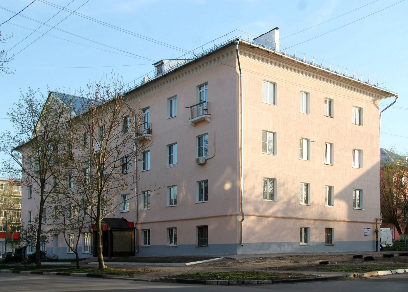 Ефремов, Улица Ленина, 18 / Улица Лермонтова, 23