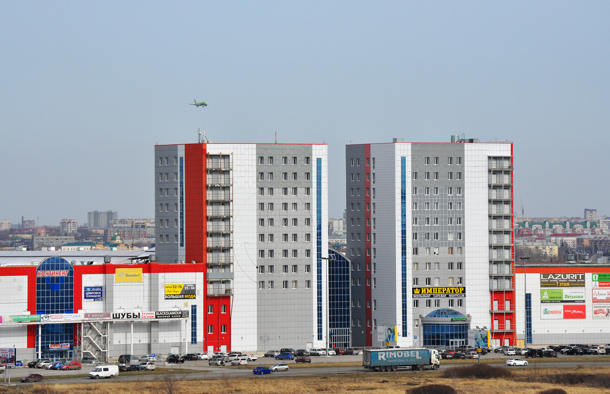 Omsk, Улица 70 лет Октября, 25/4; Улица 70 лет Октября, 25/5