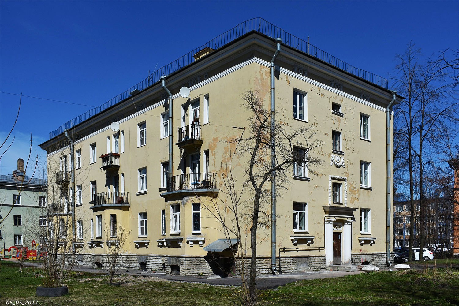 Санкт-Пецярбург, Улица Пинегина, 7