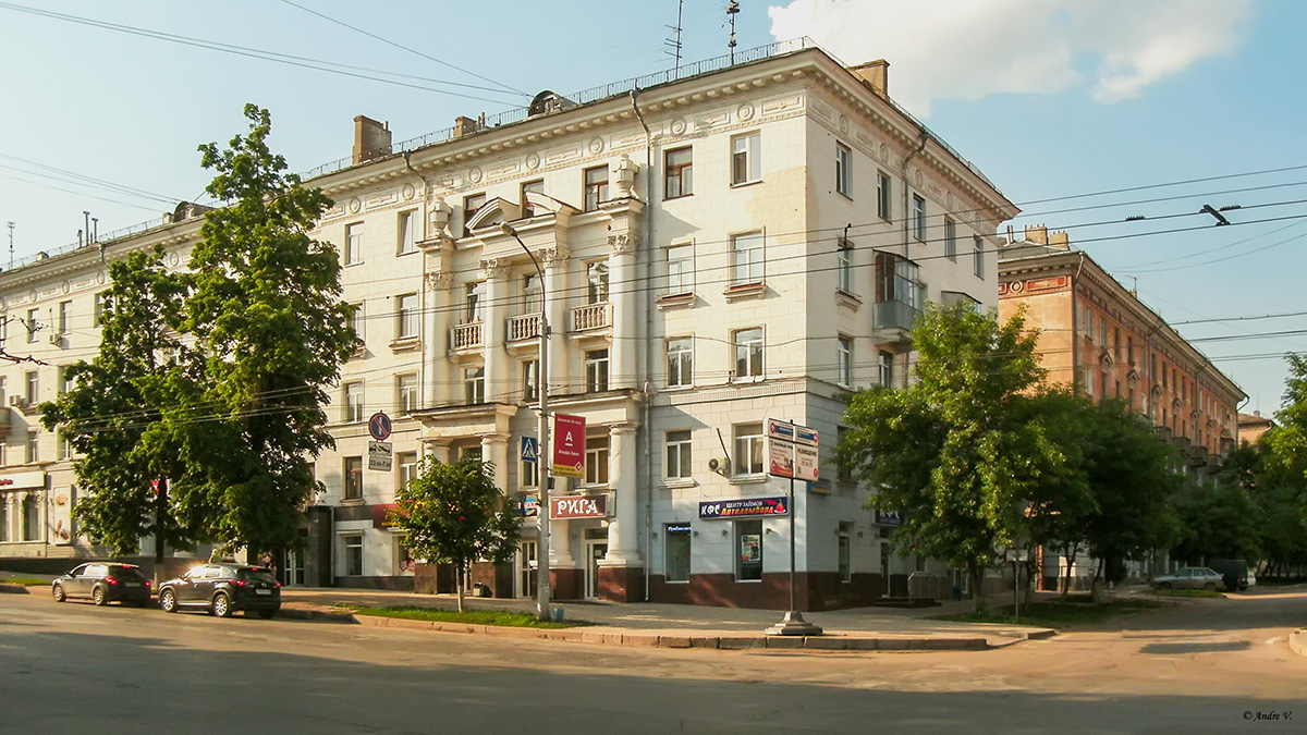 Уфа, Первомайская улица, 31 / Улица Владимира Маяковского, 17