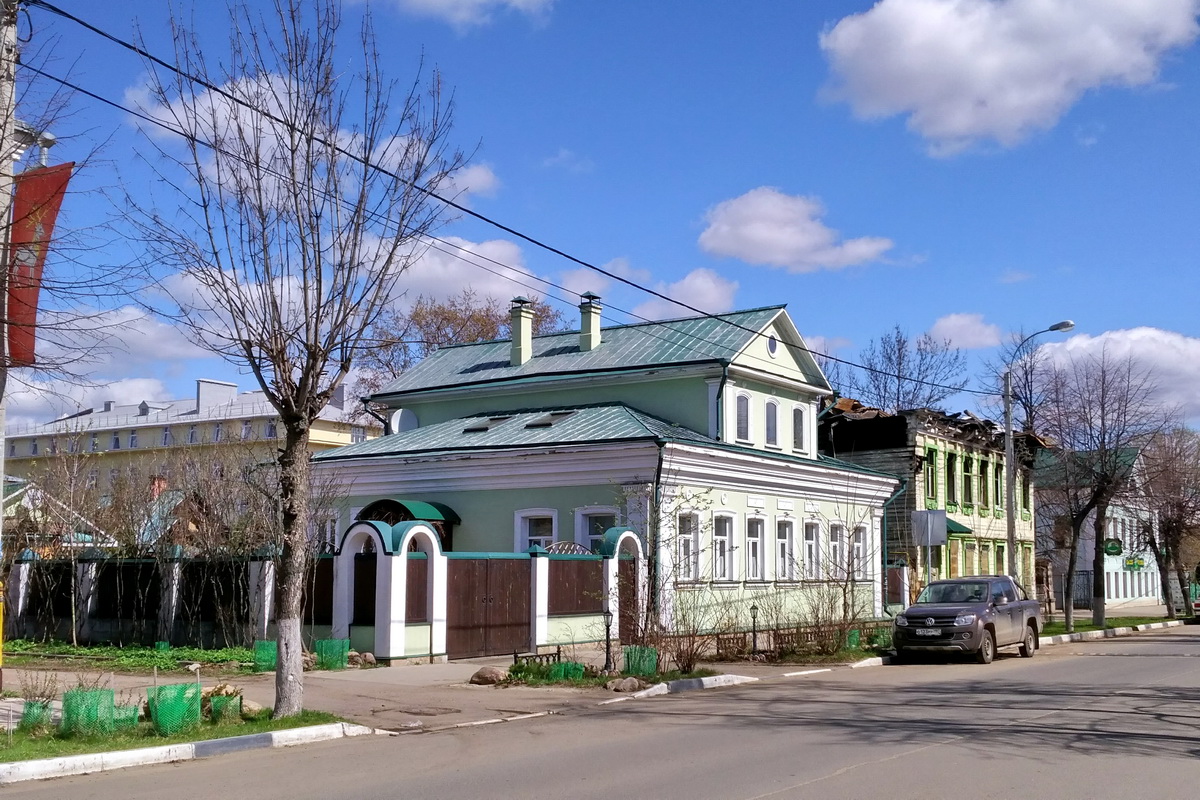Ростов, Ленинская улица, 24