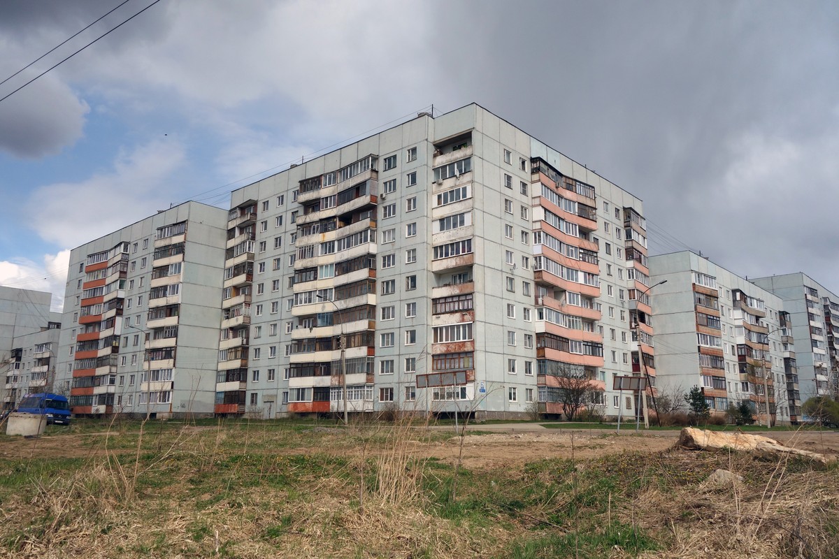Великий Новгород, Улица Зелинского, 54 / Улица Коровникова, 19