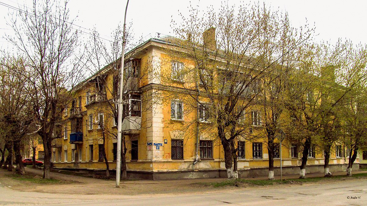 Уфа, Улица Калинина, 67 / Улица Кулибина, 2