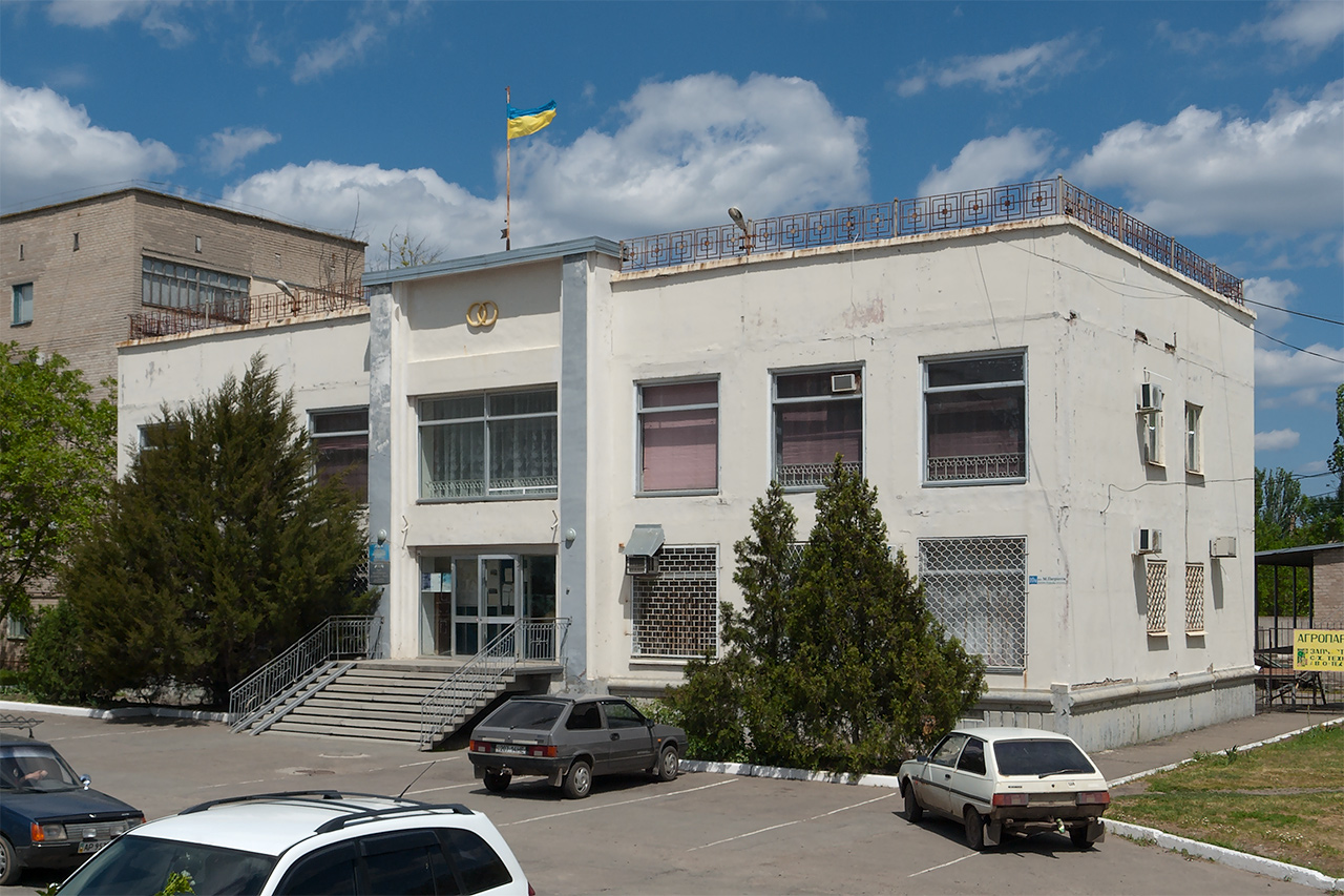 Yakymivka, Улица Молодых патриотов, 10А