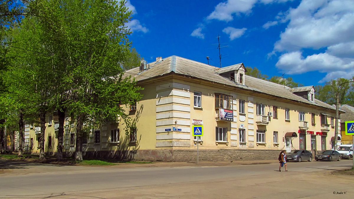 Уфа, Кольцевая улица, 89 / Улица Репина, 18