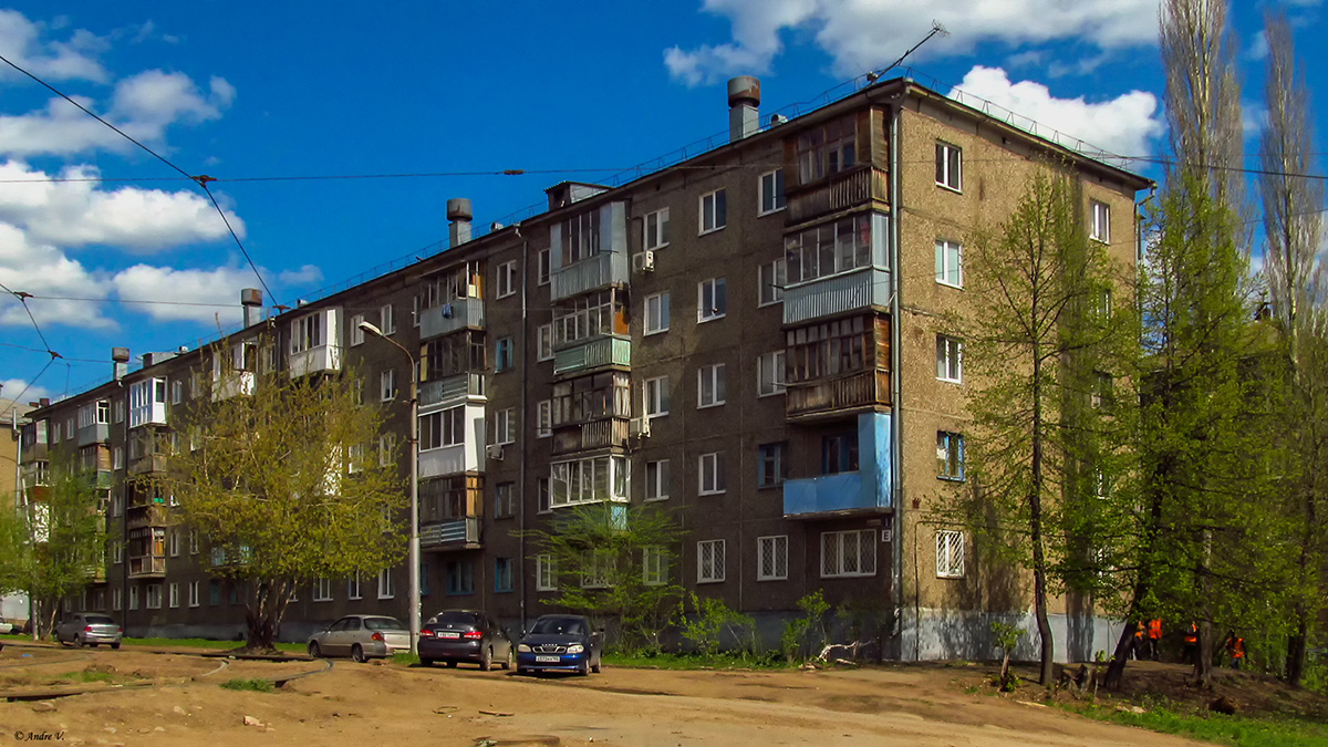 Уфа, Улица Владимира Маяковского, 8 / Нежинская улица, 33