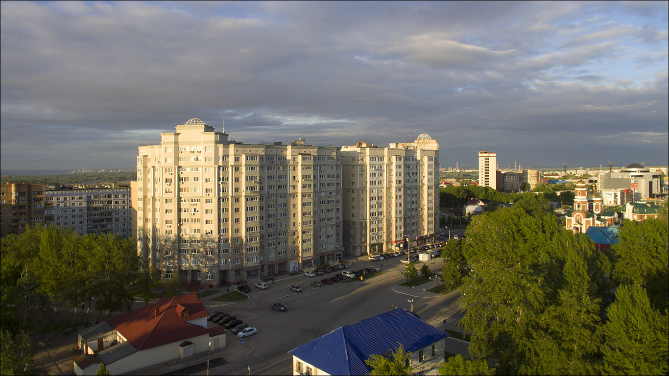 Новокуйбышевск, Улица Горького, 17; Улица Горького, 15; Улица Горького, 19