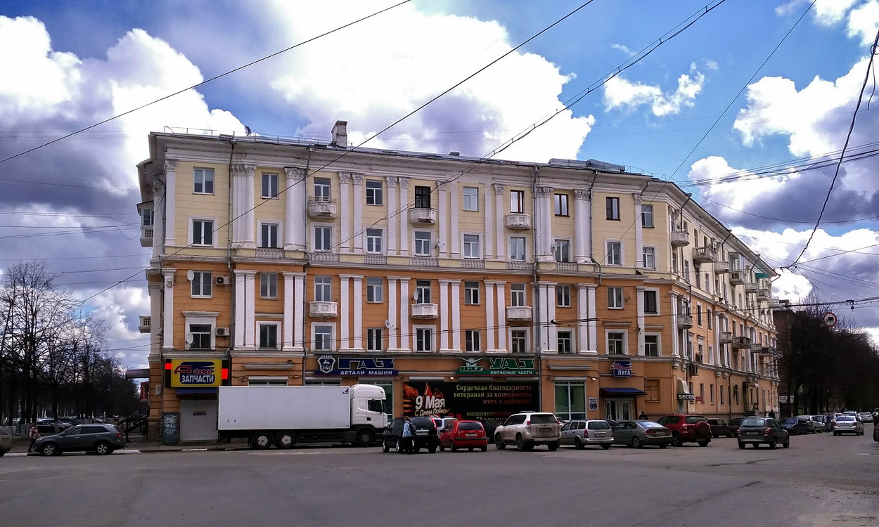 Ярославль, Проспект Ленина, 35 / Улица Некрасова, 88