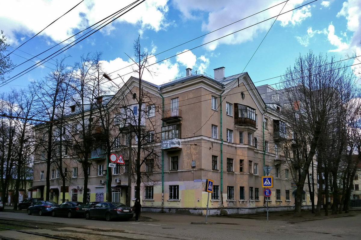 Yaroslavl, Улица Некрасова, 64 / Улица Володарского, 56