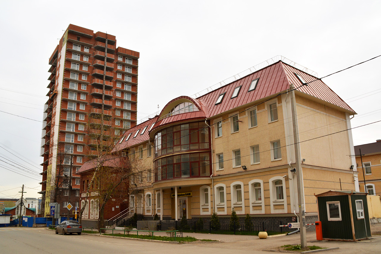 Пермь, Осинская улица, 13; Советская улица, 72