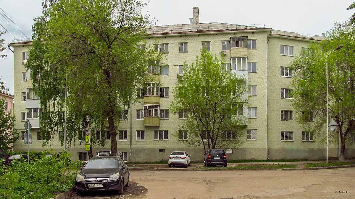 Уфа, Улица Калинина, 30 / Улица Гончарова, 23