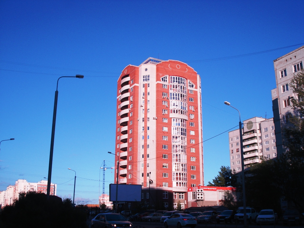 Омск, Улица Богдана Хмельницкого, 42 корп. 1 / Омская улица, 114 корп. 2