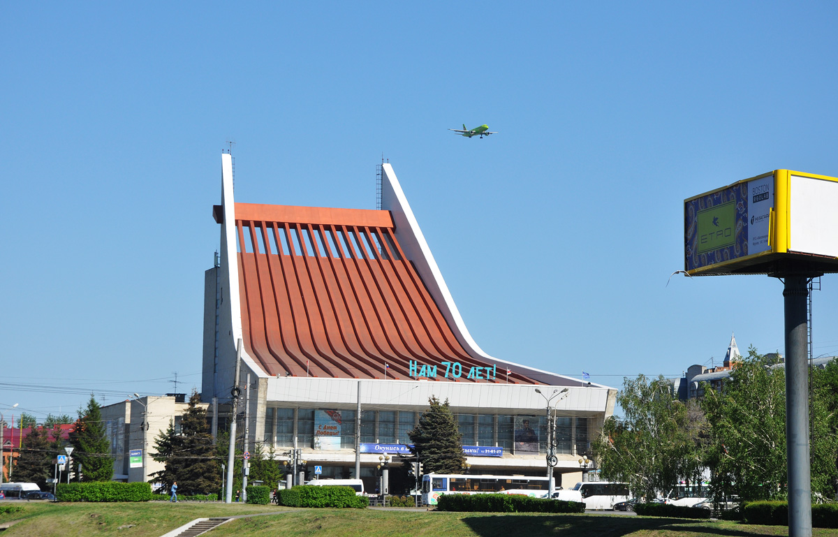 Омск, Думская улица, 2