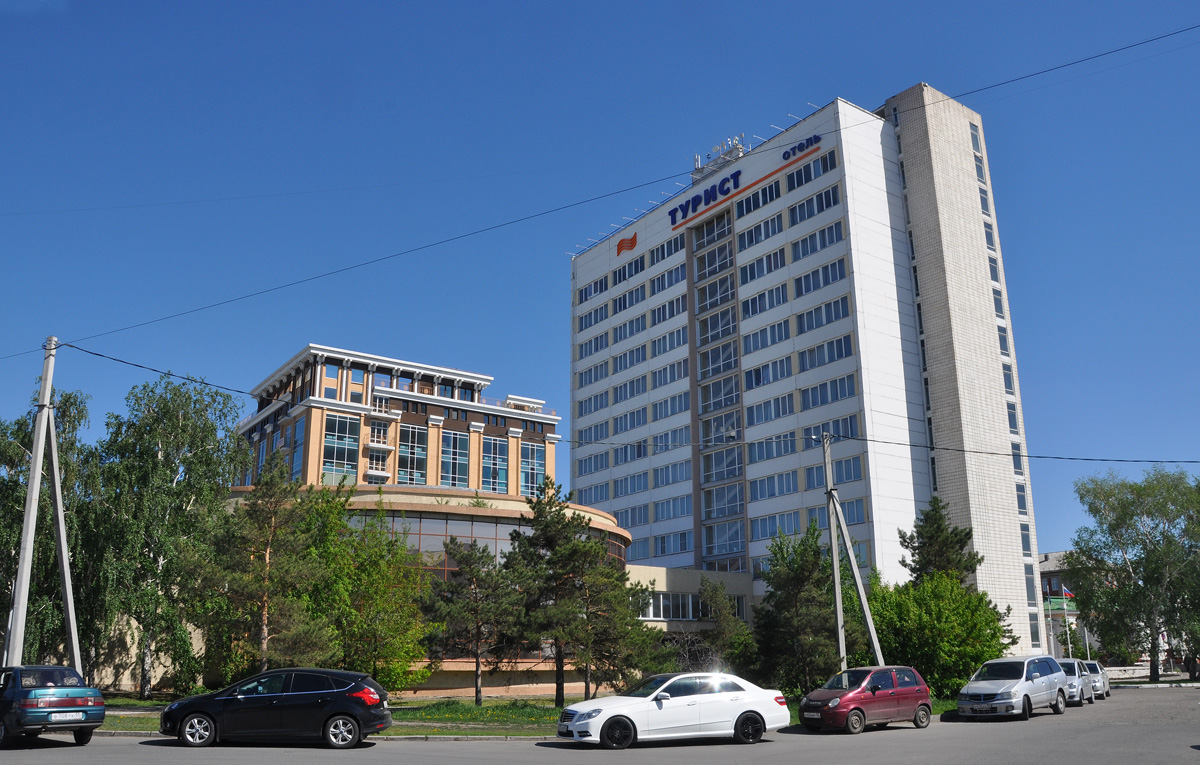 Омск, Улица Броз Тито, 2
