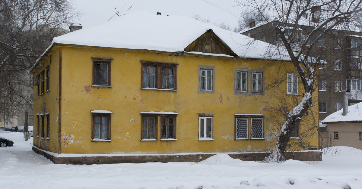 Уфа, Улица Суворова, 72 / Улица Коммунаров, 57