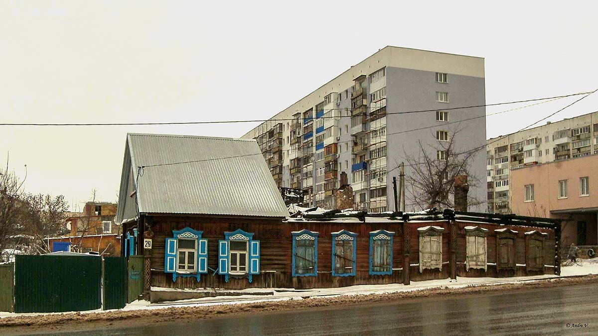 Уфа, Революционная улица, 29; Улица Карла Маркса, 65/2