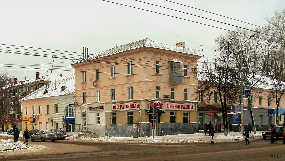Уфа, Первомайская улица, 40 / Улица Победы, 13