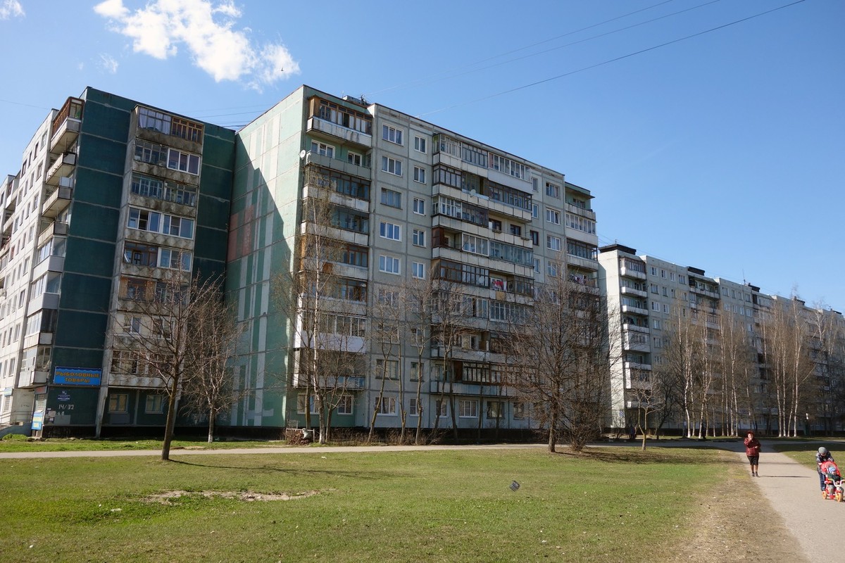 Великий Новгород, Проспект Мира, 32 / Улица Попова, 14