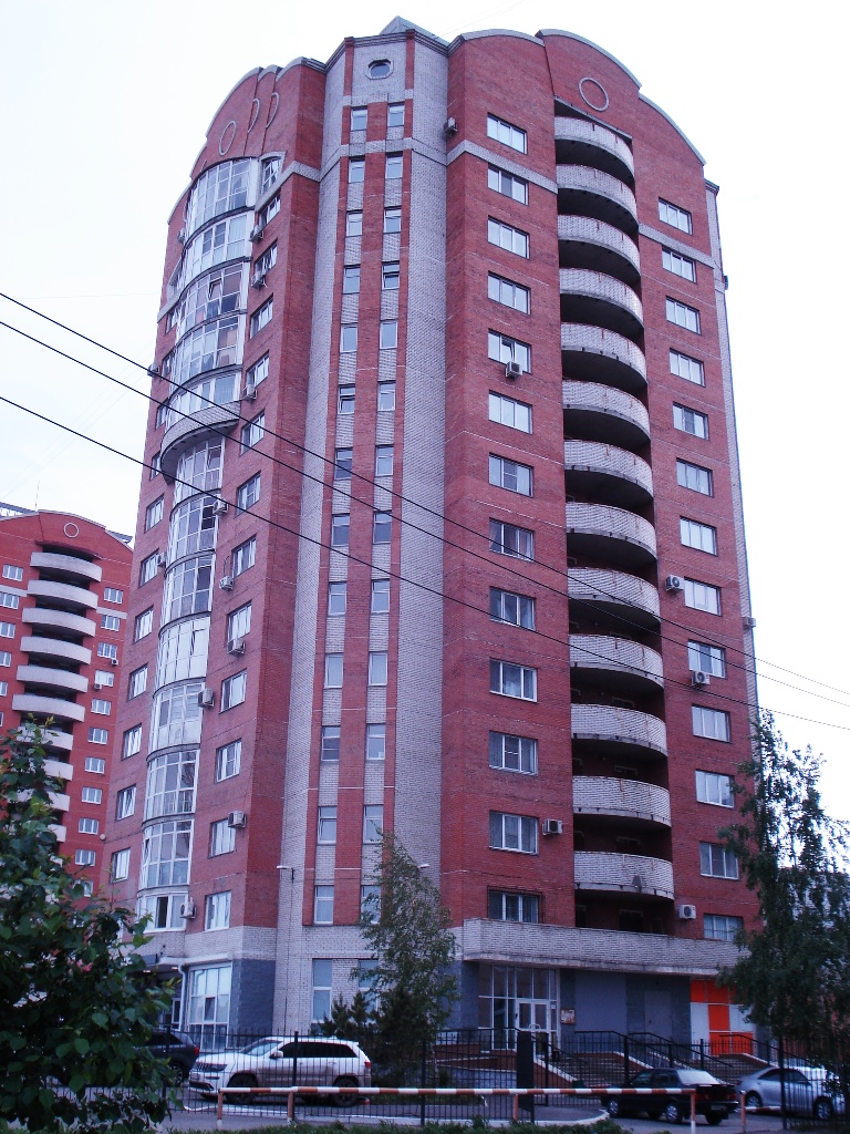 Omsk, Омская улица, 127 корп. 1 / улица Богдана Хмельницкого, 40 корп. 1