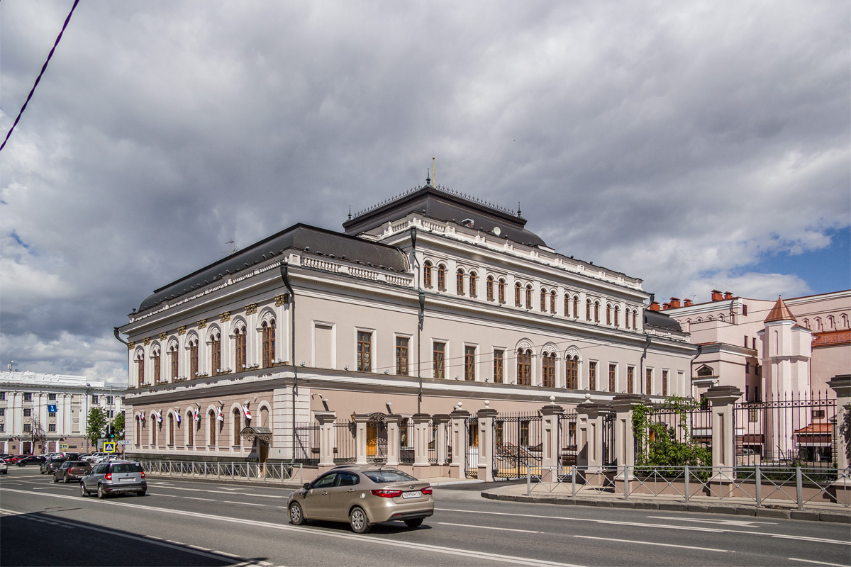 Казань, Улица Карла Маркса, 33 / Улица Пушкина, 62