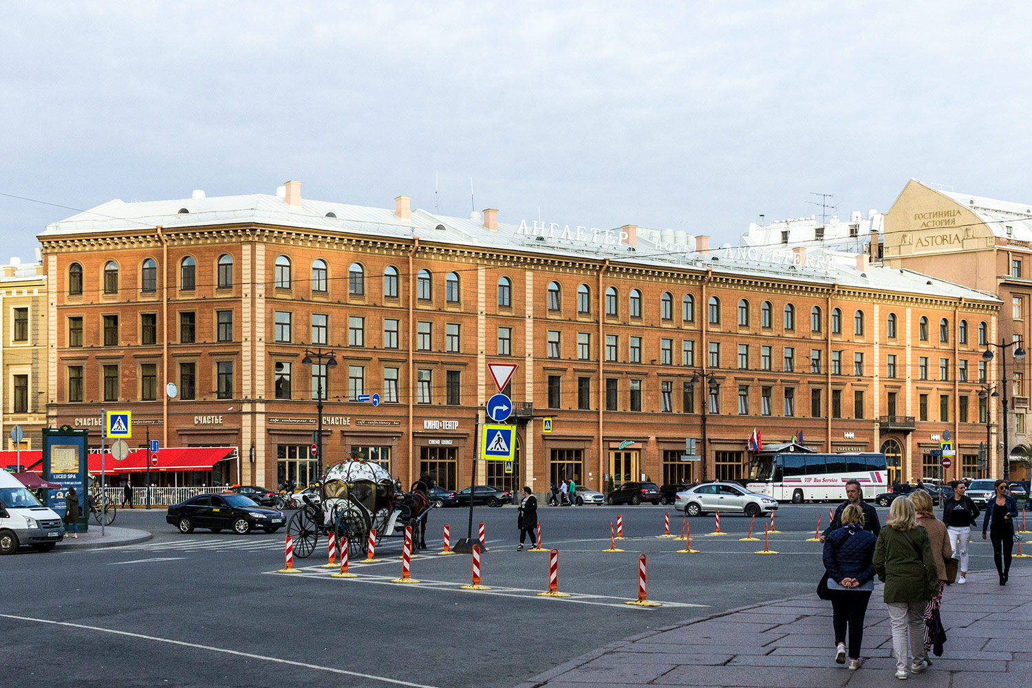 Санкт-Петербург, Малая Морская улица, 24 / Вознесенский проспект, 10