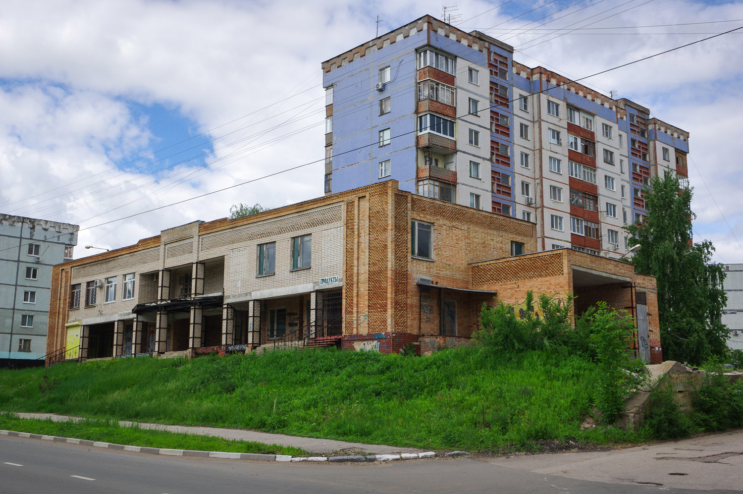 Novokuybyshevsk, Улица Карбышева, 12
