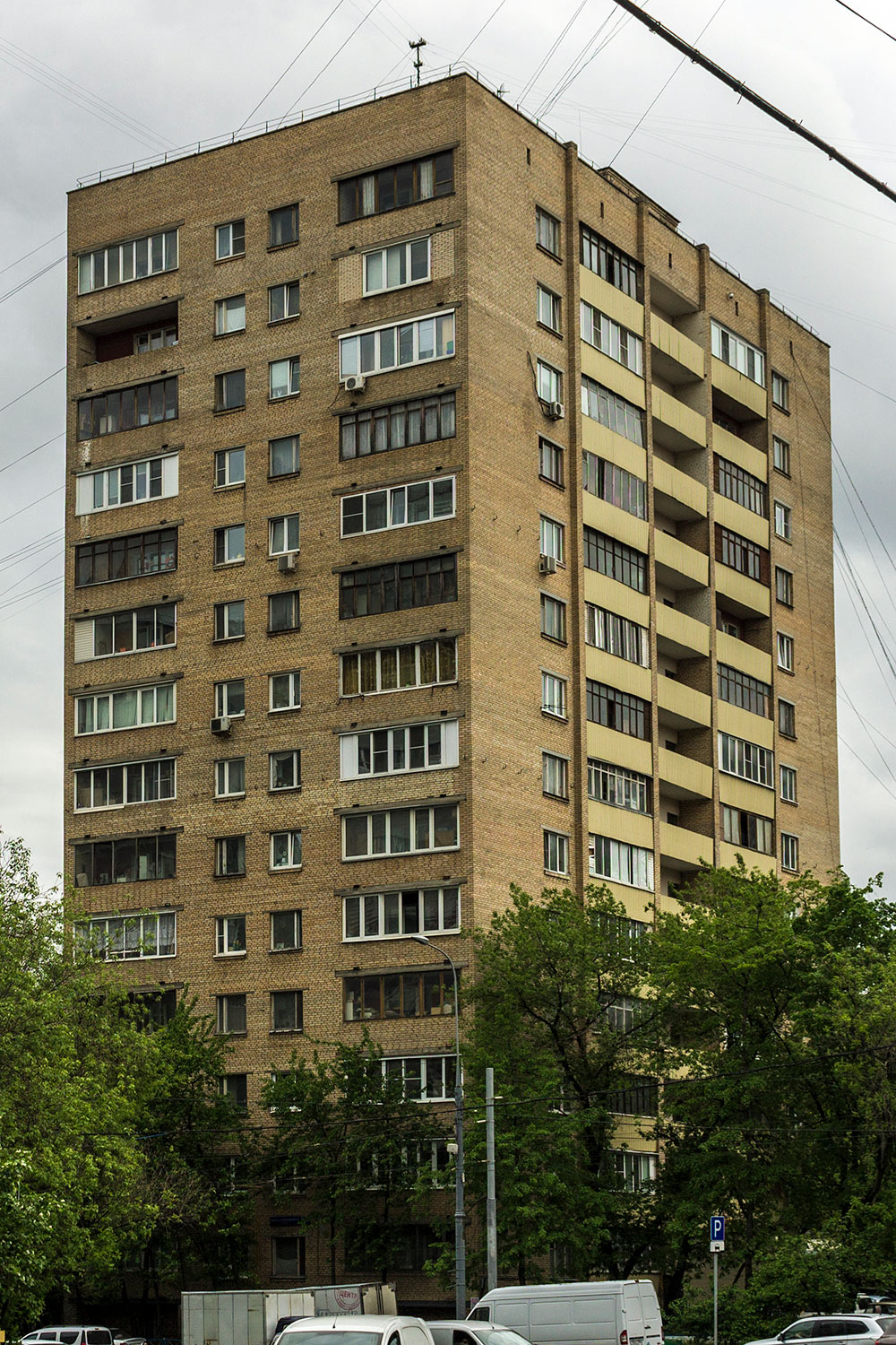 Москва, Улица Бориса Галушкина, 8 / Ярославская улица, 18