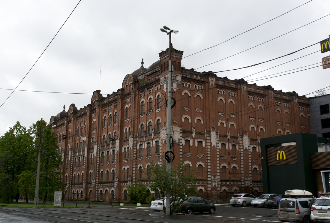 Екатеринбург, Улица Челюскинцев, 108