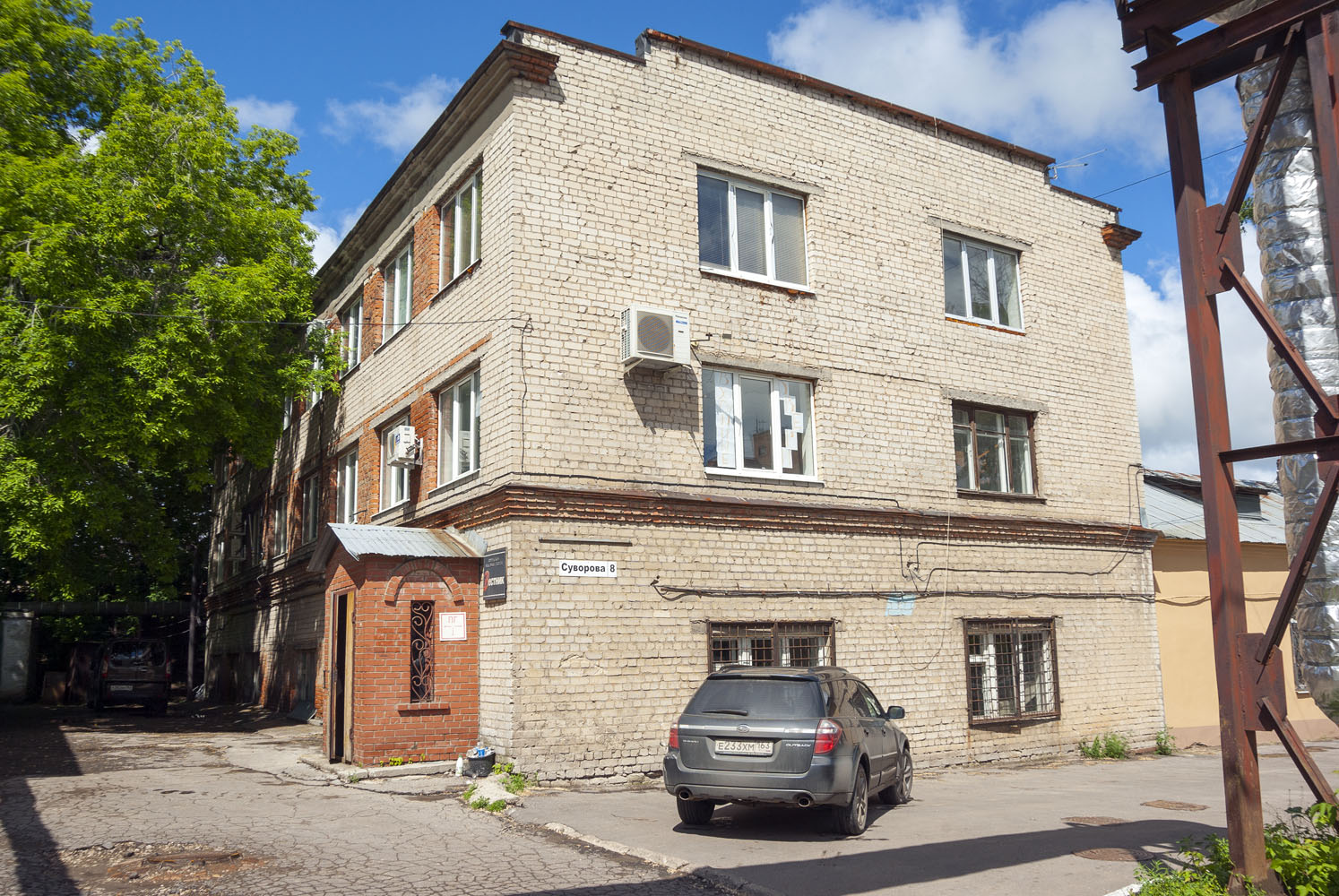 Novokuybyshevsk, Улица Суворова, 8