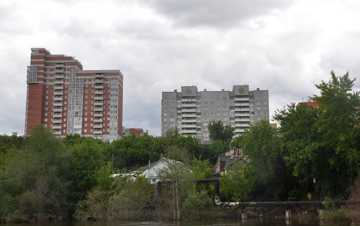 Омск, Улица Богдана Хмельницкого, 38/2; Улица Арнольда Нейбута, 11/1