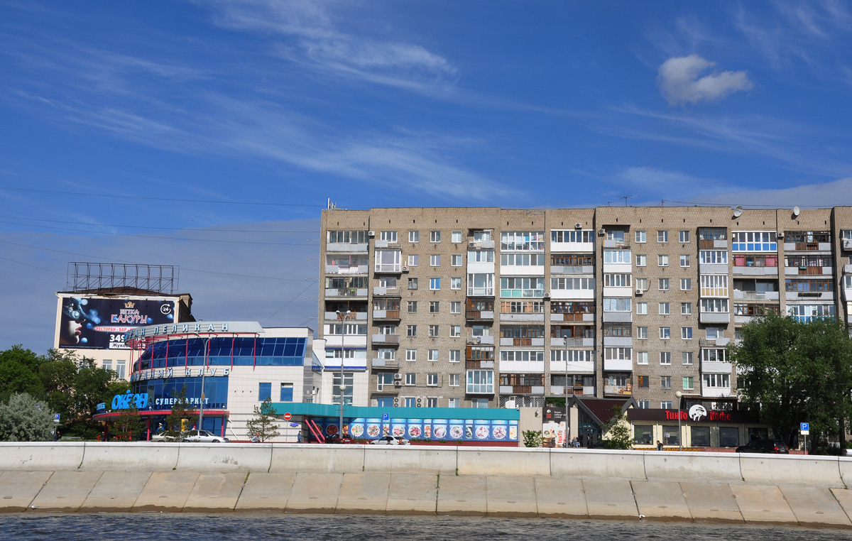 Omsk, Иртышская набережная, 12 корп. 1